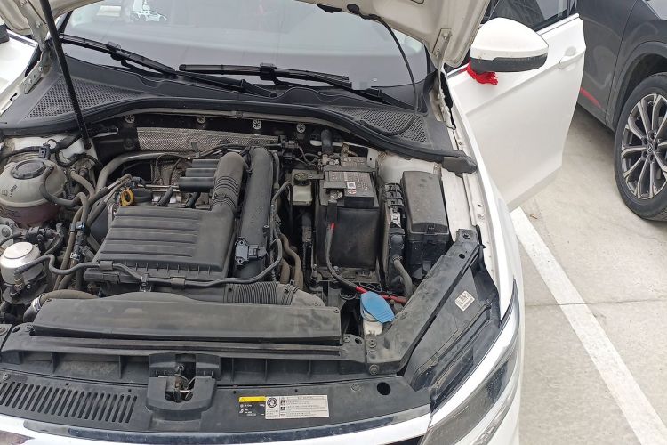 Used Volkswagen Lamando 2021 280TSI DSG Comfort Edition Engine Bay Left