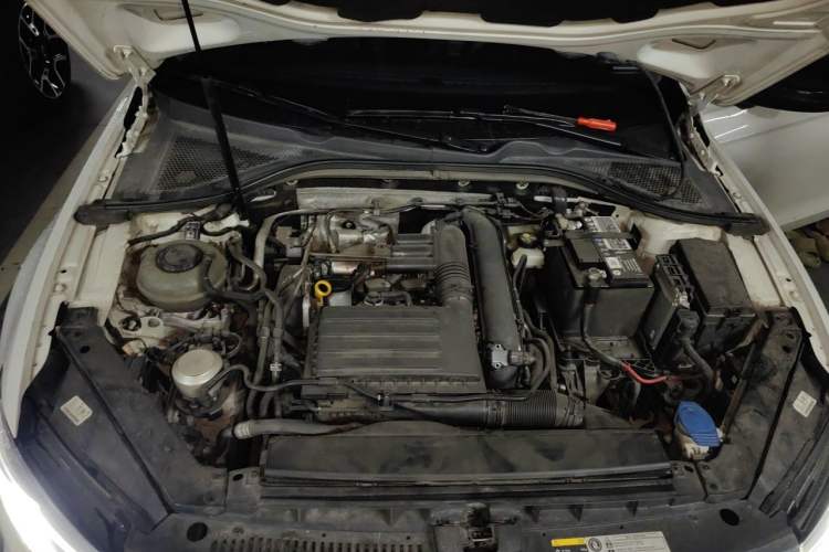 Used Volkswagen Lamando 2021 280TSI DSG Comfort Edition Engine Bay