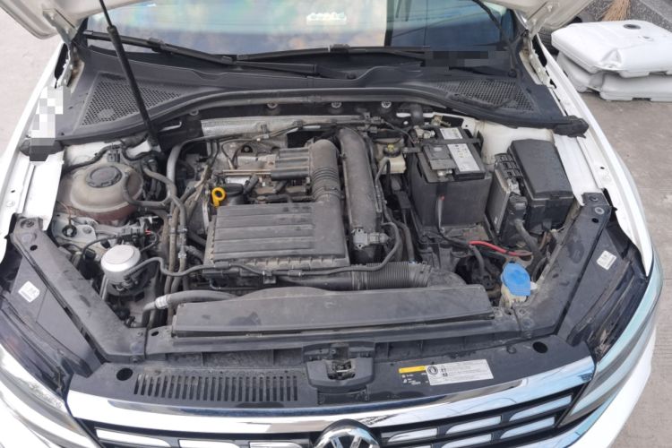 Used Volkswagen Lamando 2021 280TSI DSG Comfort Edition Engine Bay