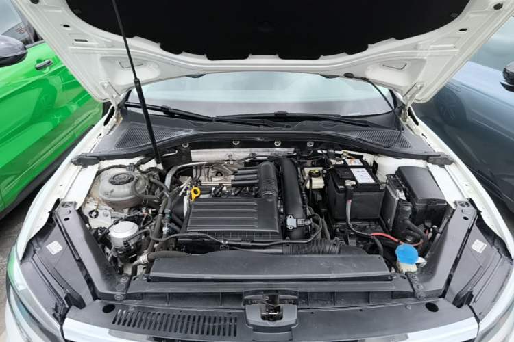 Used Volkswagen Lamando 2021 280TSI DSG Comfort Edition Engine Bay