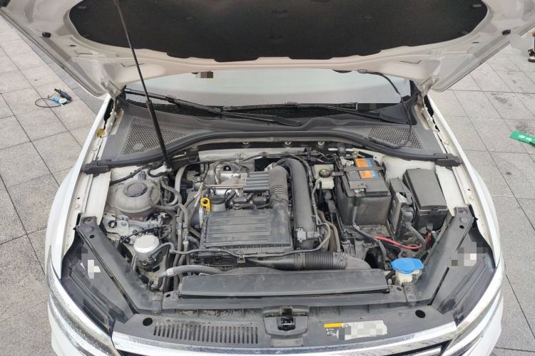 Used Volkswagen Lamando 2021 280TSI DSG Comfort Edition Engine Bay