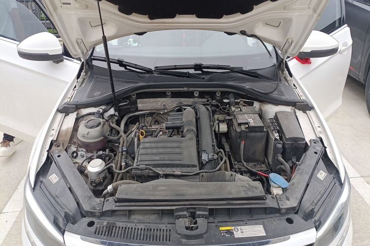 Used Volkswagen Lamando 2021 280TSI DSG Comfort Edition Engine Bay