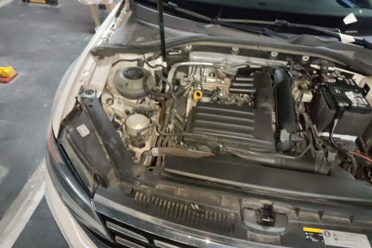 Used Volkswagen Lamando 2021 280TSI DSG Comfort Edition Engine Bay Right