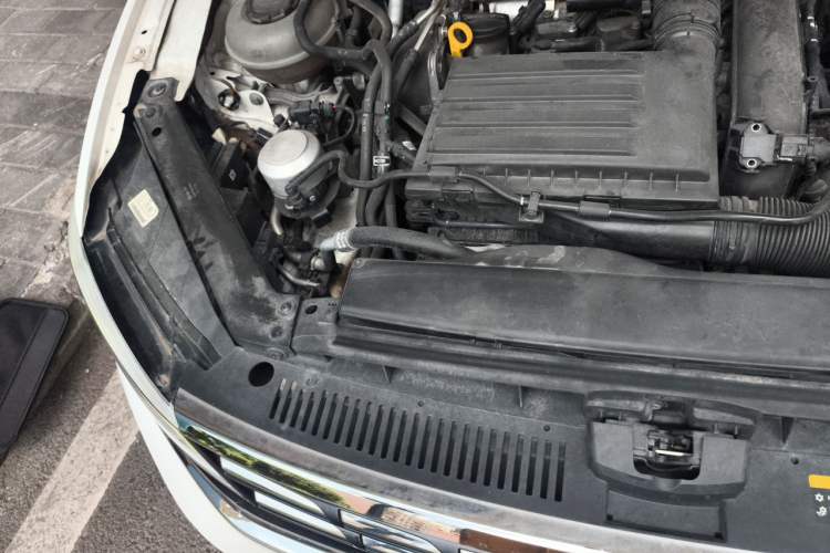 Used Volkswagen Lamando 2021 280TSI DSG Comfort Edition Engine Bay Right