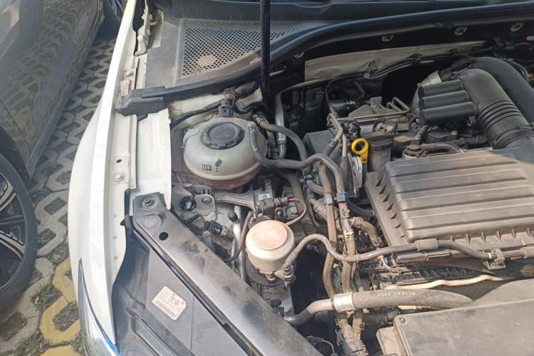 Used Volkswagen Lamando 2021 280TSI DSG Comfort Edition Engine Bay Right
