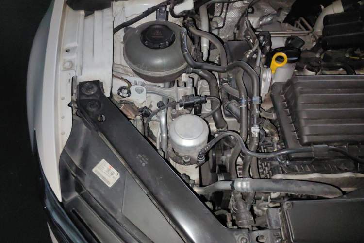 Used Volkswagen Lamando 2021 280TSI DSG Comfort Edition Engine Bay Right