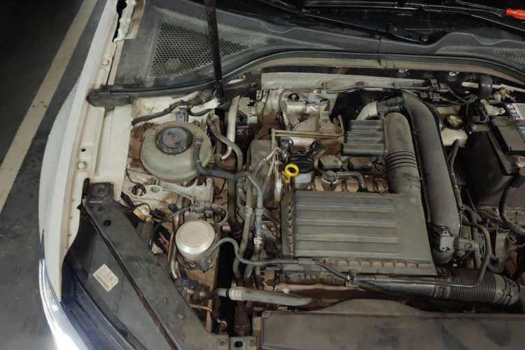 Used Volkswagen Lamando 2021 280TSI DSG Comfort Edition Engine Bay Right