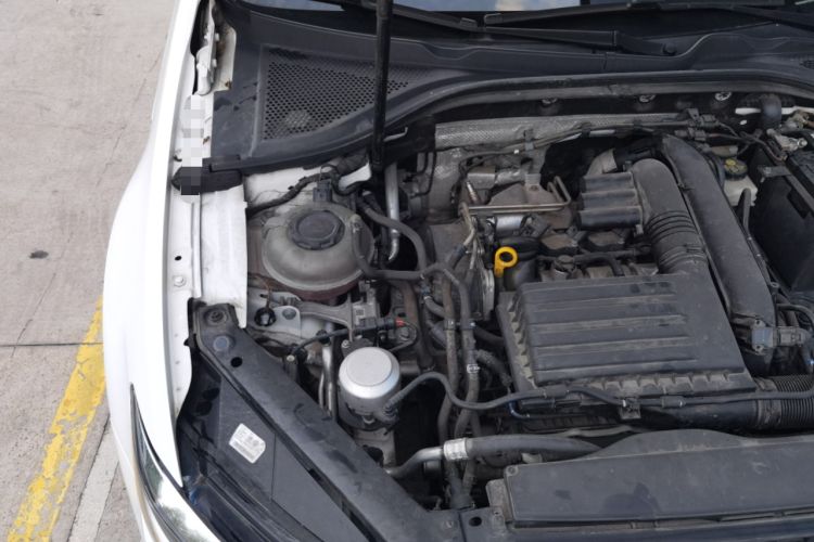 Used Volkswagen Lamando 2021 280TSI DSG Comfort Edition Engine Bay Right