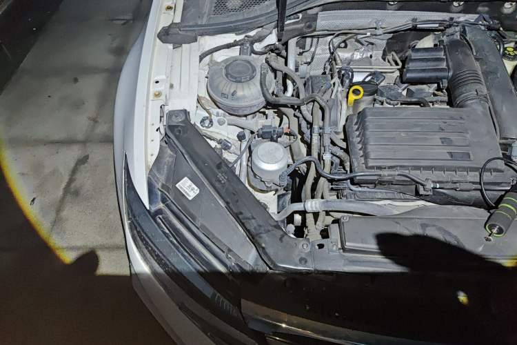 Used Volkswagen Lamando 2021 280TSI DSG Comfort Edition Engine Bay Right