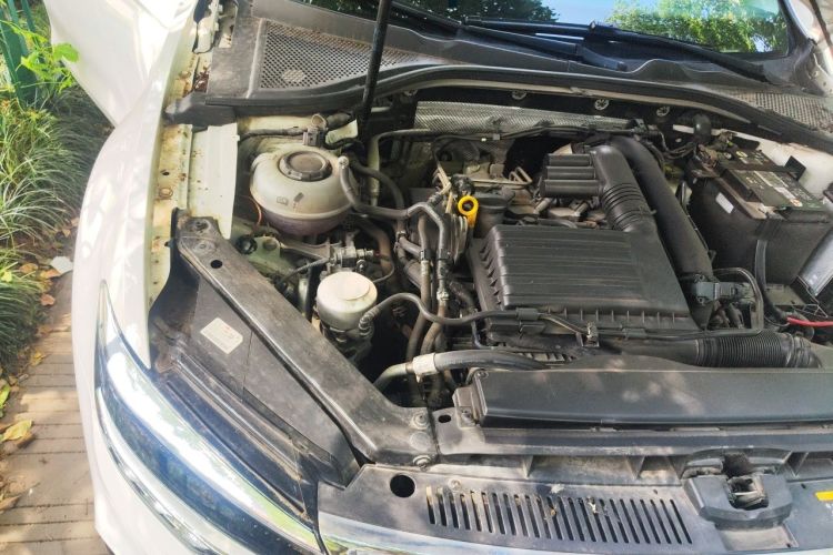 Used Volkswagen Lamando 2021 280TSI DSG Comfort Edition Engine Bay Right