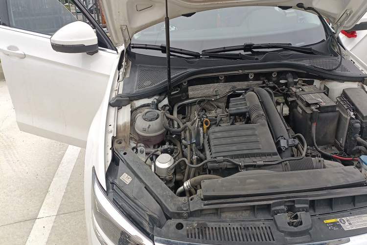 Used Volkswagen Lamando 2021 280TSI DSG Comfort Edition Engine Bay Right