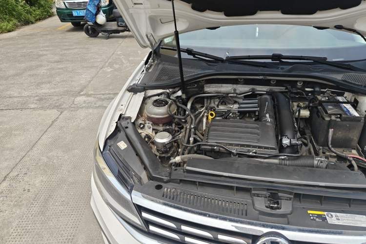 Used Volkswagen Lamando 2021 280TSI DSG Comfort Edition Engine Bay Right