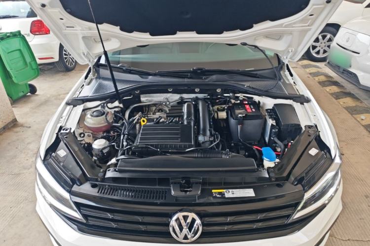 Used Volkswagen Lamando 2021 280TSI DSG Comfort Edition Engine Bay