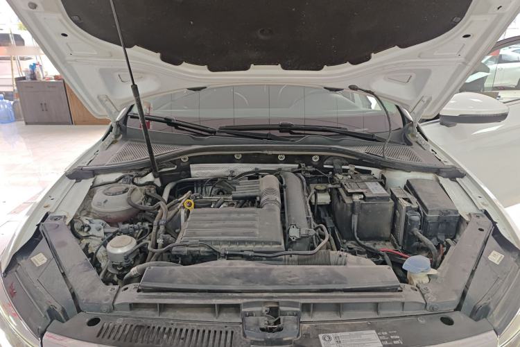 Used Volkswagen Lamando 2021 280TSI DSG Comfort Edition Engine Bay