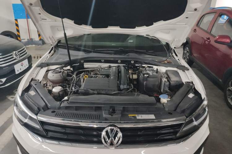 Used Volkswagen Lamando 2021 230TSI DSG Fashion Edition Engine Bay
