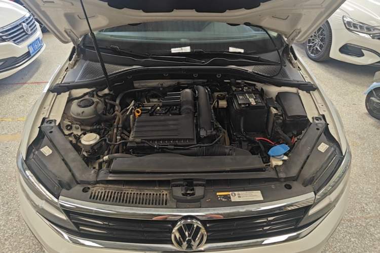 Used Volkswagen Lamando 2021 230TSI DSG Fashion Edition Engine Bay