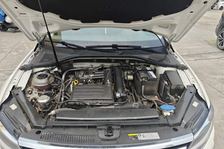 Used Volkswagen Lamando 2021 280TSI DSG Comfort Edition Engine Bay