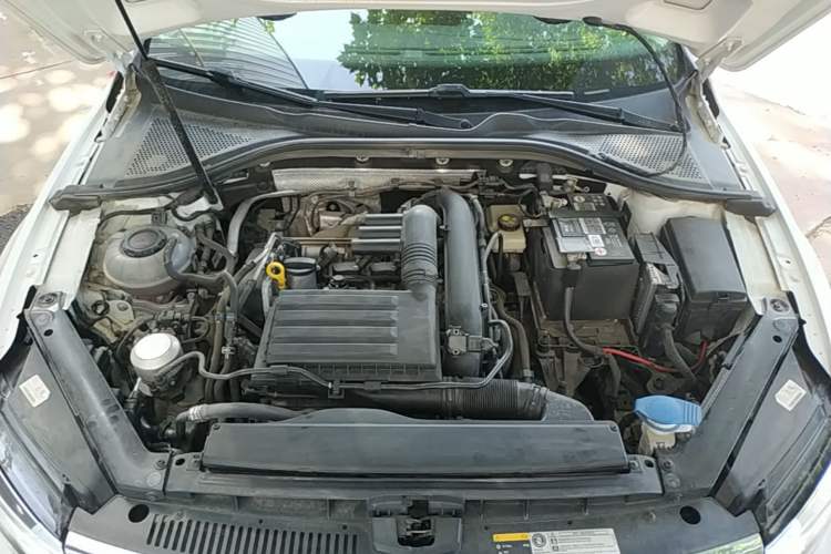 Used Volkswagen Lamando 2021 230TSI DSG Fashion Edition Engine Bay