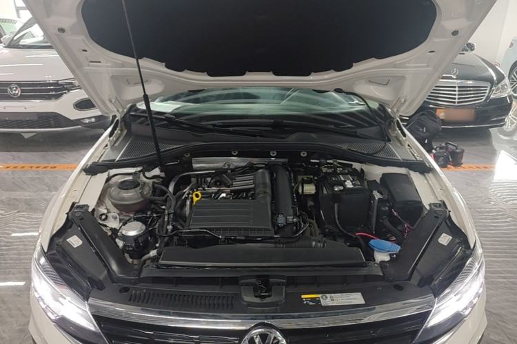 Used Volkswagen Lamando 2021 230TSI DSG Fashion Edition Engine Bay