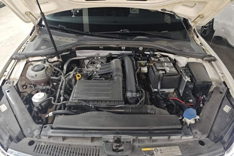 Used Volkswagen Lamando 2021 280TSI DSG Luxury Phantom Edition Engine Bay