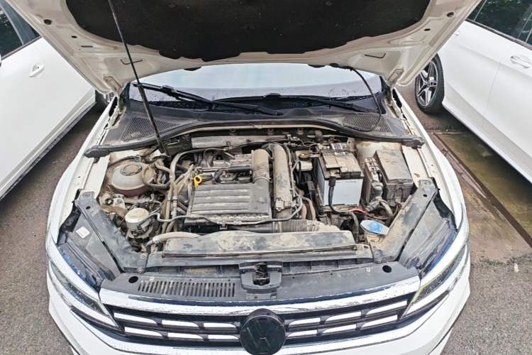 Used Volkswagen Lamando 2021 280TSI DSG Comfort Edition Engine Bay