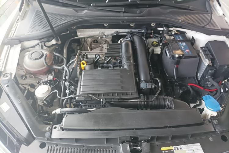 Used Volkswagen Lamando 2021 280TSI DSG Comfort Edition Engine Bay