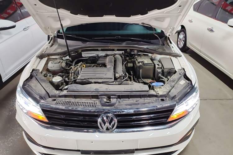 Used Volkswagen Lamando 2021 230TSI DSG Fashion Edition Engine Bay
