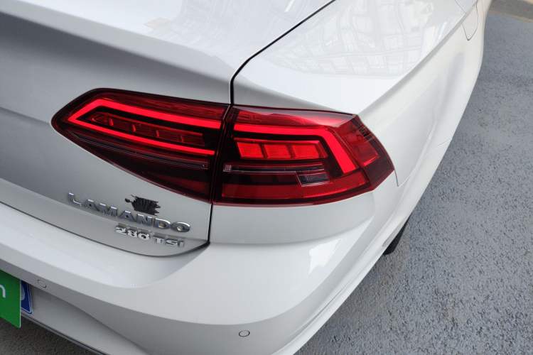 Used Volkswagen Lamando 2021 280TSI DSG Comfort Edition Exterior 3