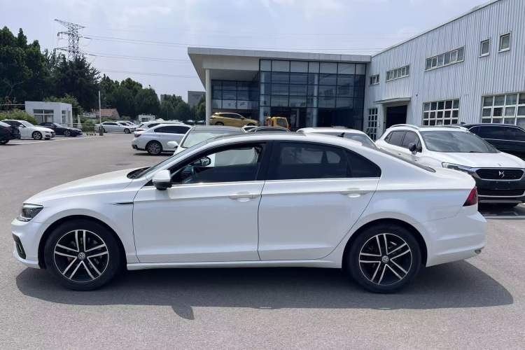 Used Volkswagen Lamando 2021 280TSI DSG Comfort Edition Exterior 3