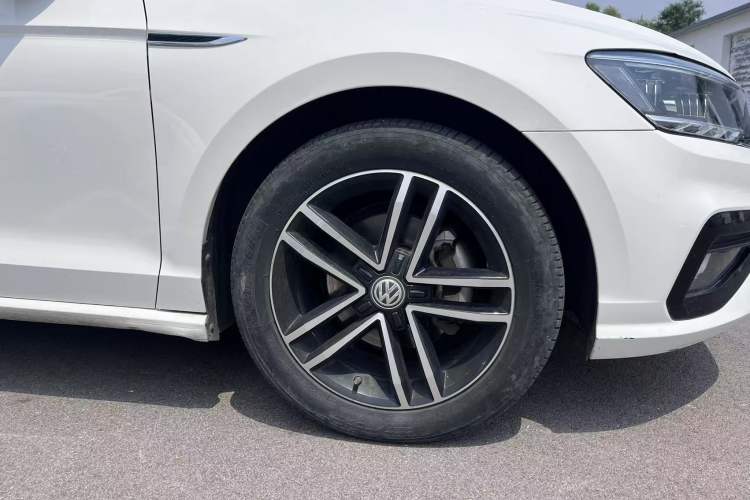 Used Volkswagen Lamando 2021 280TSI DSG Comfort Edition Exterior 5