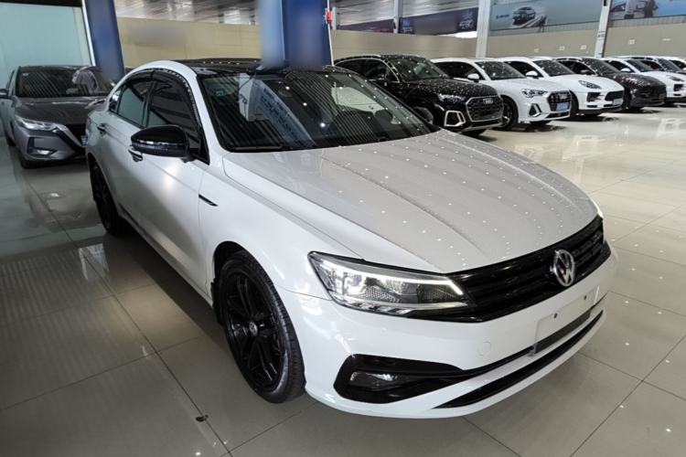 Used Volkswagen Lamando 2021 280TSI DSG Comfort Edition Front Right 45 Deg