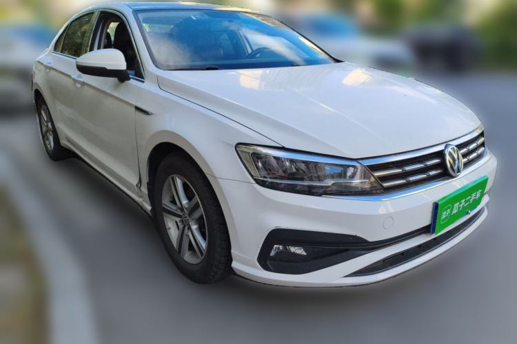 Used Volkswagen Lamando 2021 230TSI DSG Fashion Edition Front Right 45 Deg