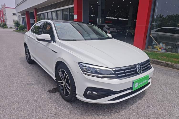 Used Volkswagen Lamando 2021 280TSI DSG Comfort Edition Front Right 45 Deg