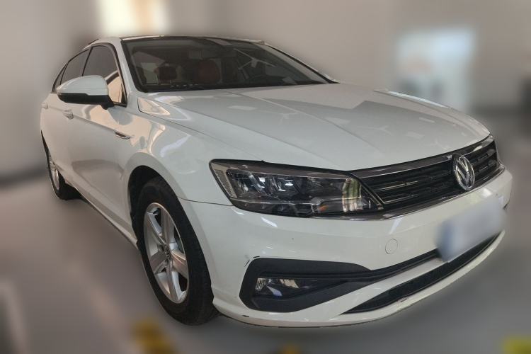 Used Volkswagen Lamando 2021 230TSI DSG Fashion Edition Front Right 45 Deg