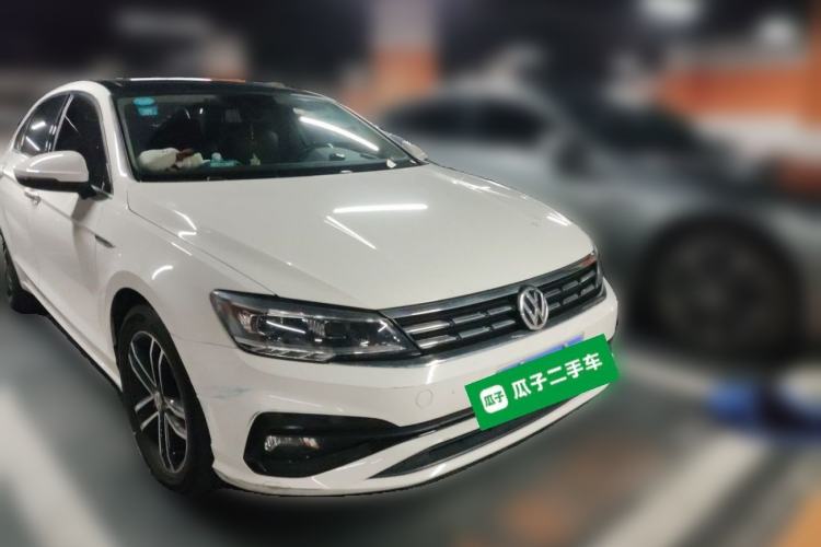 Used Volkswagen Lamando 2021 280TSI DSG Comfort Edition Front Right 45 Deg