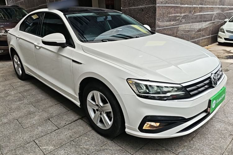 Used Volkswagen Lamando 2021 230TSI DSG Fashion Edition Front Right 45 Deg