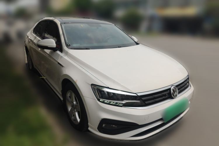 Used Volkswagen Lamando 2021 230TSI DSG Fashion Edition Front Right 45 Deg