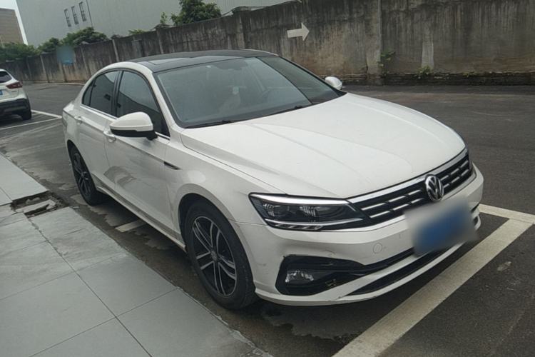 Used Volkswagen Lamando 2021 280TSI DSG Comfort Edition Front Right 45 Deg