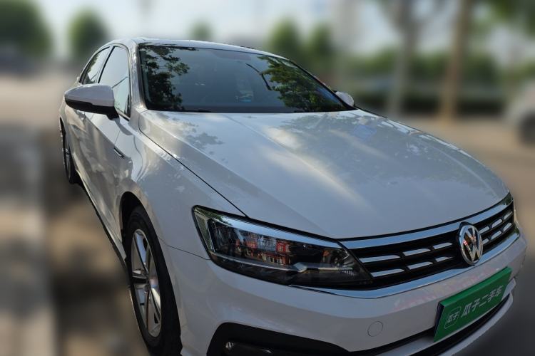 Used Volkswagen Lamando 2021 230TSI DSG Fashion Edition Front Right 45 Deg