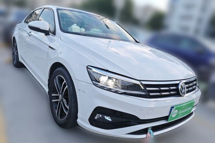 Used Volkswagen Lamando 2021 280TSI DSG Comfort Edition Front Right 45 Deg