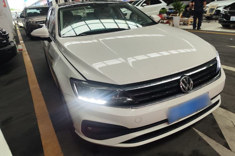 Used Volkswagen Lamando 2021 230TSI DSG Fashion Edition Front Right 45 Deg