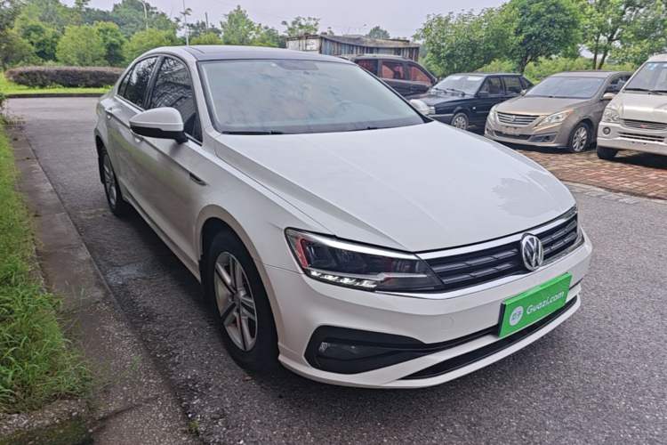 Used Volkswagen Lamando 2021 230TSI DSG Fashion Edition Front Right 45 Deg