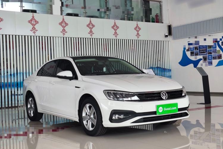 Used Volkswagen Lamando 2021 230TSI DSG Fashion Edition Front Right 45 Deg