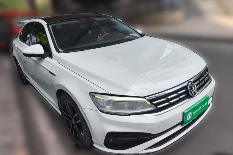 Used Volkswagen Lamando 2021 280TSI DSG Comfort Edition Front Right 45 Deg