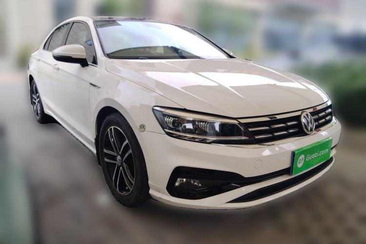 Used Volkswagen Lamando 2021 280TSI DSG Comfort Edition Front Right 45 Deg