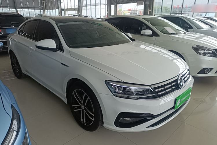 Used Volkswagen Lamando 2021 280TSI DSG Comfort Edition Front Right 45 Deg