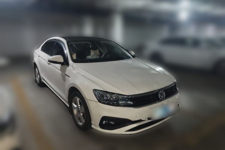 Used Volkswagen Lamando 2021 230TSI DSG Fashion Edition Front Right 45 Deg