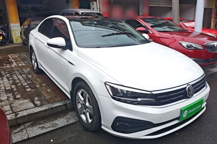 Used Volkswagen Lamando 2021 230TSI DSG Fashion Edition Front Right 45 Deg