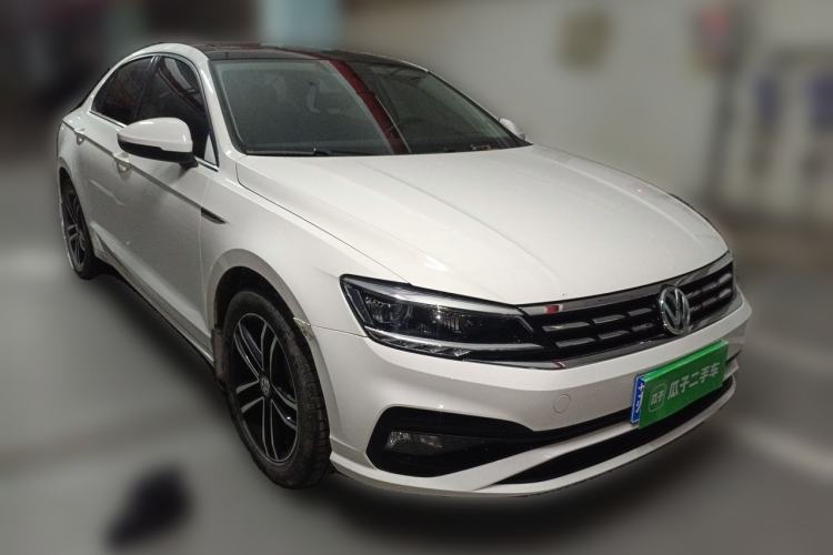 Used Volkswagen Lamando 2021 280TSI DSG Comfort Edition Front Right 45 Deg