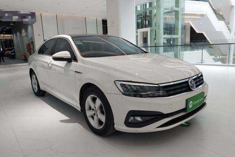 Used Volkswagen Lamando 2021 230TSI DSG Fashion Edition Front Right 45 Deg